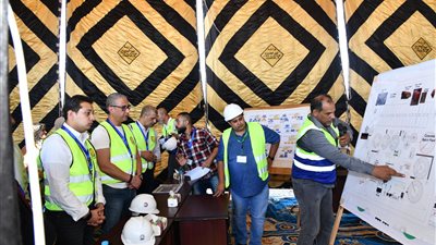 محافظ الفيوم يتفقد الأعمال الإنشائية بمحطتي معالجة الصرف الصحي بقريتي أبو جنشو وأبو شنب