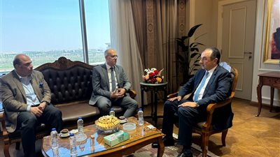 وزير قطاع الأعمال يبحث مع رئيس الجامعة الألمانية بالقاهرة التعاون والاهتمام بتدريب الكوادر البشرية