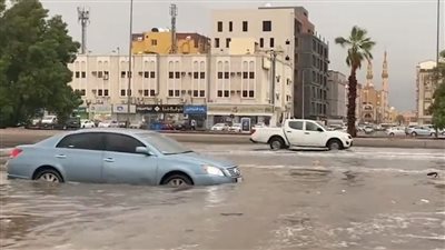 طقس السعودية اليوم.. سيول تضرب عدة مناطق مصحوبة بزخات من البرد