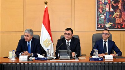 الحكومة تعقد اجتماعا مع المستثمرين السياحيين لبحث مشكلاتهم ومقترحاتهم وتمنحهم تيسيرات جديدة