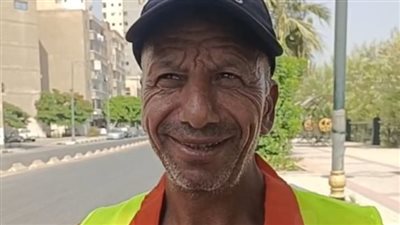 عامل نظافة بدمنهور يعثر على 44 ألف جنيه أثناء عمله ويعيدها لصاحبها: مستحيل أدخّل فلوس حرام على ولادي | بث مباشر