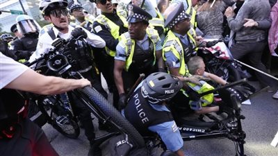 اعتقال 72 شخصا في مظاهرات أمام قنصلية تل أبيب في شيكاغو