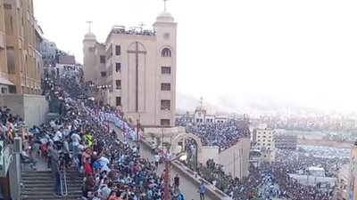 حضور مهيب.. الآلاف يحتفلون بنهضة العذراء في دير درنكة بأسيوط| بث مباشر 