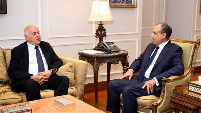 وزير الخارجية يبحث مع أمين سر حركة فتح تطورات الأوضاع في غزة والضفة الغربية