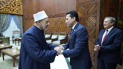 شيخ الأزهر يوصي وفد اتحاد الكشافة المسلم بتسخير صوتهم للتعريف بمخاطر العدوان الغاشم على غزة