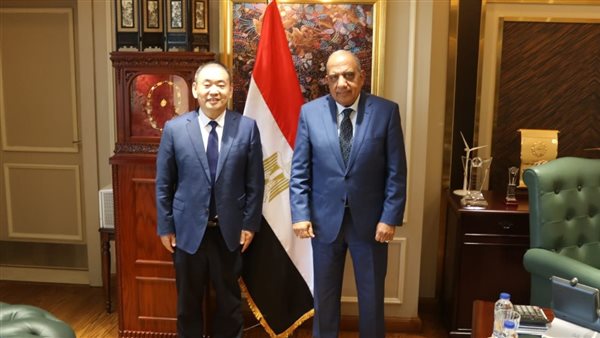 محمود عصمت وزير الكهرباء