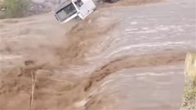مصرع 67 شخصا وإصابة 12 آخرين حصيلة السيول التي اجتاحت الحديدة اليمنية