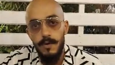 بصق على وجه.. الحلاق صاحب واقعة حميد الشاعري: رمالي الفلوس على الأرض| بث مباشر