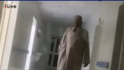 بيتمشى في المستشفى.. أول ظهور لـ شقيق محمد فؤاد بعد واقعة طبيب عين شمس التخصصي| بث مباشر