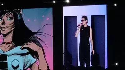 أمير عيد بالشال الفلسطيني.. أبرز لقطات حفل فرقة كاريوكي بـ مهرجان العلمين