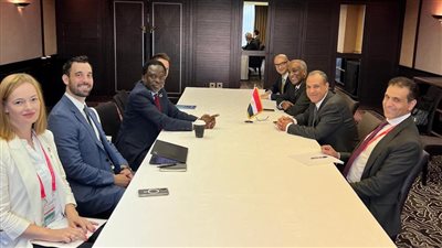 وزير الخارجية يلتقي رئيس جامعة الأمم المتحدة في طوكيو