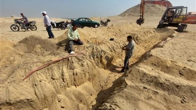 مصدر بالآثار: الصور المتداولة عن وجود حفار في منطقة سقارة قديمة وكانت لوضع كابل كهرباء