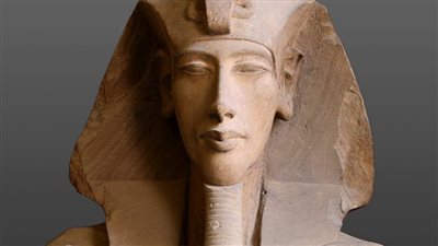 حكم البلاد 17 عامًا.. المتحف المصري بالتحرير يعرض تمثالًا لـ الملك أخناتون 