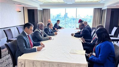 وزير الخارجية يلتقي مع وزير العلاقات الدولية والتعاون لناميبيا على هامش مؤتمر التيكاد