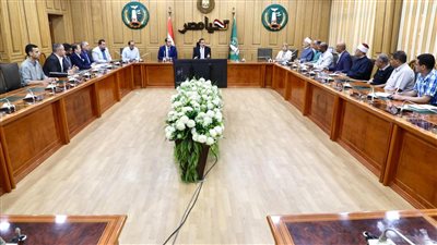 محافظ المنوفية يناقش تنفيذ المشروع القومي بداية جديدة لبناء الإنسان