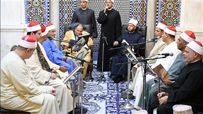 وزير الأوقاف وضيوف مؤتمر الأعلى للشئون الإسلامية يشهدون ختم القرآن من مسجد الحسين| صور 