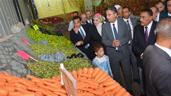 جولة لوزير التموين