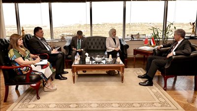 وزير السياحة يلتقي سفيرة البحرين بالقاهرة لمناقشة إقامة معارض مؤقتة للآثار المصرية 