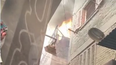 حريق داخل شقة سكنية بالقرب من مسجد الحسين | بث مباشر