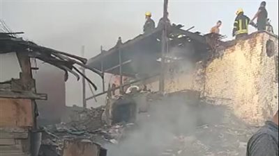 استمرار جهود الحماية المدنية للسيطرة على حريق بالقرب من مسجد الحسين | بث مباشر