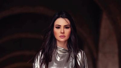 دينا فؤاد: النضج والخبرة غيرا رؤيتي للفن.. وأتابع أعمالي لتفادي الأخطاء وتطوير نفسي