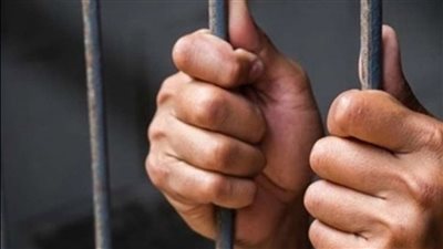 حبس المتهم بسرقة أموال شخص من داخل مسكنه في التجمع