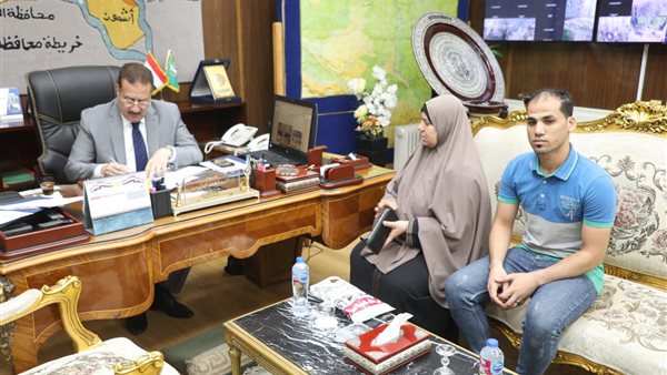 جانب من لقاء محافظ