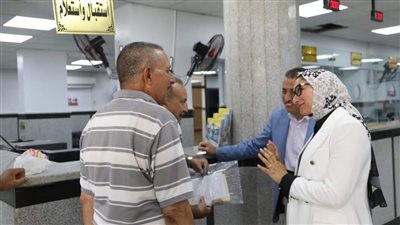 نائب محافظ الوادي الجديد تتابع سير العمل بمنظومة التراخيص الجديدة