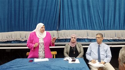 اجتماع طارئ لمدير تعليم الفيوم مع مديري الإدارات لمناقشة آليات الاستعداد للعام الدراسي الجديد 