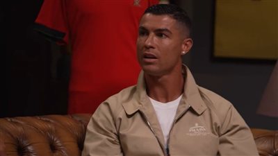 رونالدو: الحياة في السعودية سهلة.. والضغط الحقيقي هو رؤية طفل يموت في الحرب