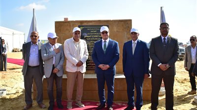 وزير الإسكان يضع حجر الأساس للمجمع الصناعي الأخضر بالعلمين الجديدة باستثمارات 12 مليار جنيه