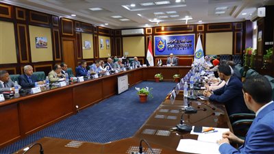 مجلس جامعة دمنهور يناقش الاستعداد للعام الدراسي الجديد.. وترقية 9 من أعضاء هيئة التدريس