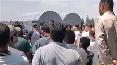 عاد جثمانا بعد 10 أيام من السفر.. انهيار أسرة شاب كفر الشيخ خلال تشييعه لمثواه الأخير| بث مباشر 