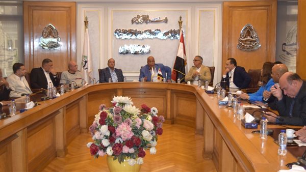 خلال الاجتماع