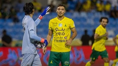 محمد شريف يشارك في هزيمة الخليج أمام الشباب في الدوري السعودي 