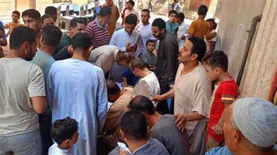 طوابير للتبرع بالدم لصالح حساب قرية دنشواي بالمنوفية.. وتوزيع مصاحف ومصليات على الحاضرين | صور