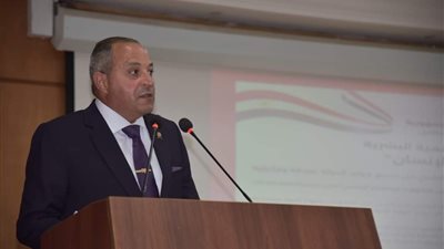 عودة تمثال دليسبس لقاعدته.. محافظ بورسعيد: مخطط لتطوير الكورنيش والشاطئ