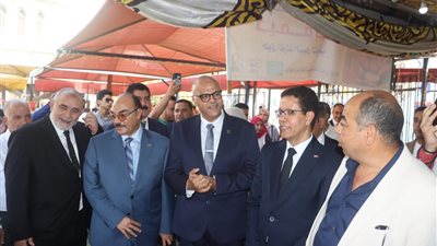 بمناسبة العيد القومي للقليوبية.. المحافظ يسلم أجهزة كهربائية لـ20 عروسة في بنها 