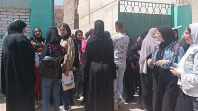 تعليم القاهرة تعلن التقديم ورقيًا لطلاب المرحلة الثانوية العامة والفني