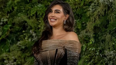 شيرين عادل مخرجة مسلسل جميلة بطولة ياسمين صبري بعد اعتذار إبراهيم فخر 