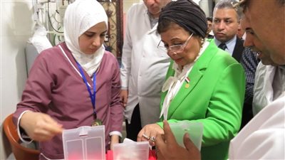 نائب وزير الصحة توجه بتغطية العجز في عدد أطباء النساء والتوليد بوحدة ميت العامل بالدقهلية 