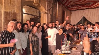 رقص دينا وانتصار.. لقطات من احتفال صناع مسلسل إش إش بعيد ميلاد المخرج محمد سامي
