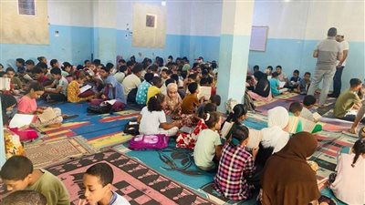 الأقصر تتهادى بالقرآن.. بحضور 27 شابا وفتاة أكبر تجمع للسرد بالمدرسة القرآنية| صور