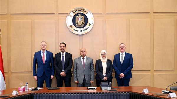 أثناء التوقيع