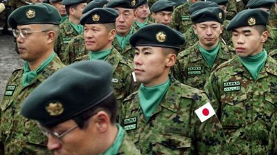 اليابان تجتذب المجندين العسكريين بشرائح لحم أكبر وأَسرة مريحة