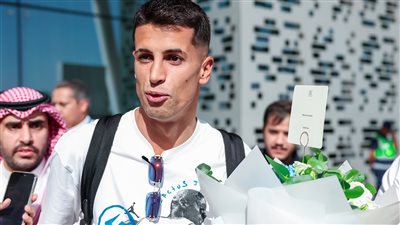 كانسيلو يصل إلى الرياض لبدء مشواره مع الهلال السعودي | صور