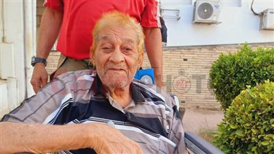 بعد نشر القاهرة 24.. الصحة توفر سريرًا بالعناية المركزة للفنان صالح العويل بأحد مراكز القلب 