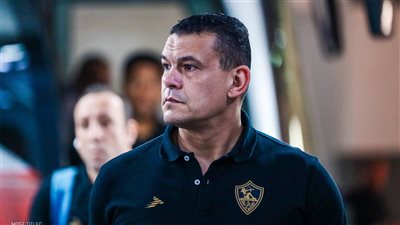 تعامله مع اللاعيبة مش كويس.. لاعب الزمالك يفتح النار على عبد الواحد السيد 