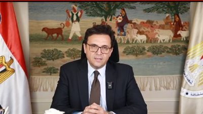 بعد نشر القاهرة 24.. وزير الثقافة: عرض مقتنيات الفنان أحمد زكي بمركز ثروت ‏عكاشة لتوثيق التراث