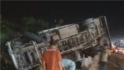 التحقيق في إصابة شخصين إثر انقلاب سيارة نقل على طريق الإسكندرية الصحراوي